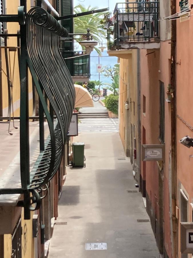 Appartamento La Casa Di Toni 2 Passi Dal Mare Finale Ligure Esterno foto